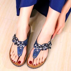 BOC LEATHER FLOWER ACCENT PATTERN ANKLE STRAP THONG WOMEN"S SANDAL